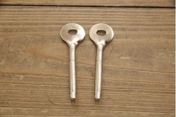 中古　美品　大阪泉州桐箪笥　特注　汚れが付きにくいメラミン化粧板を使った総桐箪笥(総桐たんす、胴丸、和たんす、和タンス、衣装箪笥、和服箪笥、着物箪笥、引き出し)(R-061717)