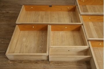 中古　美品　国産　職人手造り　欅(ケヤキ)材　内部桐材　厚手の桐材使用!　荘厳な雰囲気漂う和箪笥(衣装箪笥、和服箪笥、着物箪笥、和タンス、和たんす、引き出し、チェスト)(定価約60万円)(R-061719)