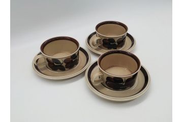 ARABIA　FINLAND　Ruija(ルイージャ)　Ulla Procope(ウラ・プロコッペ)　優しさと温かみある絵付けが印象的なティーカップ&ソーサー3客セット(アラビア、フィンランド、Sモデル、北欧食器、C&S)(R-061720)