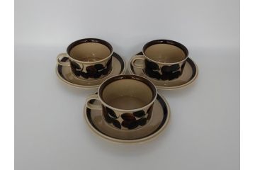 ARABIA　FINLAND　Ruija(ルイージャ)　Ulla Procope(ウラ・プロコッペ)　優しさと温かみある絵付けが印象的なティーカップ&ソーサー3客セット(アラビアフィンランド、Sモデル、北欧食器、C&S)(R-061721)