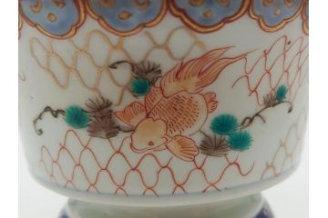 江戸期　伊万里　盃　色絵　杯洗(盃洗)　金彩　優雅に泳ぐ金魚が愛らしい高台皿(和食器、フルーツ皿)(R-061723)