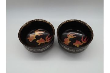 輪島塗　黒塗　蒔絵　金彩　金魚　盃洗　悠々泳ぐ金魚が涼しげな4.8寸深鉢2客セット(杯洗、酒器、漆器、雷紋)(R-061724)