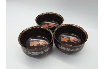 輪島塗　黒塗　蒔絵　金彩　金魚　盃洗　悠々泳ぐ金魚が涼しげな4.8寸深鉢3客セット(杯洗、酒器、漆器、雷紋)(R-061726)