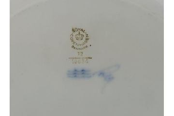 希少　デンマーク　ROYAL　COPENHAGEN(ロイヤルコペンハーゲン)　ミッドサマーナイトドリーム 　ティーセット等6点セット(プレート、カップ&ソーサー、トレイ、舟形ボウル、ティーカップ (モカカップ)&ソーサー、クリーマー、シュガーポット)(R-061731)