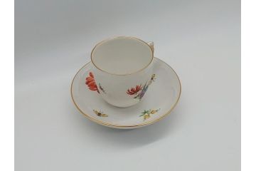 ベルリン　KPM(ベルリン王立磁器製陶所)　金彩　花　蝶　繊細な模様がエレガントな雰囲気のカップ&ソーサー(ケーピーエムベルリン、王の笏、ロココ調、C&S)(R-061734)