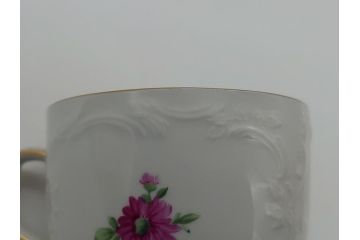 ベルリン　KPM(ベルリン王立磁器製陶所)　金彩　花　蝶　繊細な模様がエレガントな雰囲気のカップ&ソーサー(ケーピーエムベルリン、王の笏、ロココ調、C&S)(R-061734)
