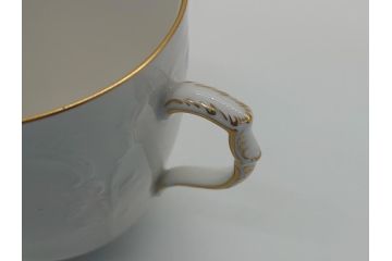ベルリン　KPM(ベルリン王立磁器製陶所)　金彩　花　蝶　繊細な模様がエレガントな雰囲気のカップ&ソーサー(ケーピーエムベルリン、王の笏、ロココ調、C&S)(R-061734)