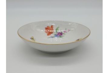 ベルリン　KPM(ベルリン王立磁器製陶所)　金彩　花　蝶　繊細な模様がエレガントな雰囲気のカップ&ソーサー(ケーピーエムベルリン、王の笏、ロココ調、C&S)(R-061734)