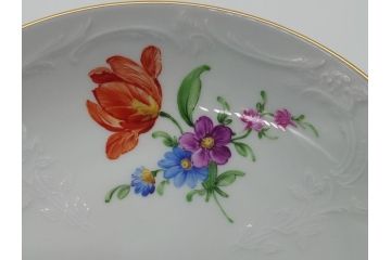 ベルリン　KPM(ベルリン王立磁器製陶所)　金彩　花　蝶　繊細な模様がエレガントな雰囲気のカップ&ソーサー(ケーピーエムベルリン、王の笏、ロココ調、C&S)(R-061734)