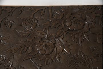 中古　日光彫り　迎寿作　隅々まで施された彫刻に目が奪われる高級総彫り仕上げのローテーブル(センターテーブル、リビングテーブル、座卓、食卓)(R-061738)