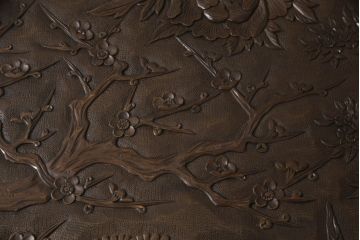 中古　日光彫り　迎寿作　隅々まで施された彫刻に目が奪われる高級総彫り仕上げのローテーブル(センターテーブル、リビングテーブル、座卓、食卓)(R-061738)