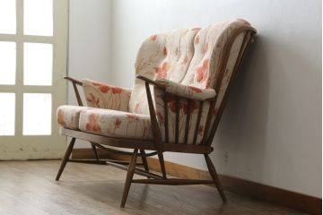 イギリスビンテージ　美品　ERCOL(アーコール)　ナチュラルテイストのお部屋にぴったりなリラックス感のある二人掛けソファ(アームソファ、ラブソファ、ダイニングソファ、2人掛け、ヴィンテージ、英国、北欧)(R-061742)
