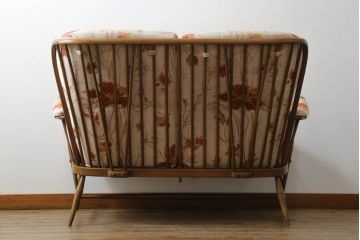 イギリスビンテージ　美品　ERCOL(アーコール)　ナチュラルテイストのお部屋にぴったりなリラックス感のある二人掛けソファ(アームソファ、ラブソファ、ダイニングソファ、2人掛け、ヴィンテージ、英国、北欧)(R-061742)