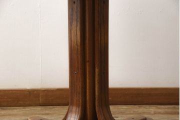 中古 IDC大塚家具取扱品 Shin-Lee(シンリー) 木の温もりが感じられるナチュラルテイストなダイニングテーブル(エクステンションテーブル、4人掛け、4P、2人掛け、2P、丸テーブル・ラウンドテーブル)(R-061744)