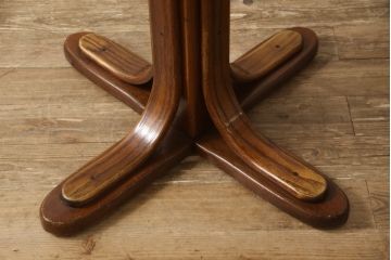 中古 IDC大塚家具取扱品 Shin-Lee(シンリー) 木の温もりが感じられるナチュラルテイストなダイニングテーブル(エクステンションテーブル、4人掛け、4P、2人掛け、2P、丸テーブル・ラウンドテーブル)(R-061744)