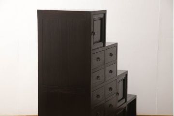 中古　高級品　国産　工芸家具　栗材　収納力抜群!!両面使いできる階段箪笥(和箪笥、和タンス、収納箪笥)(R-061747)