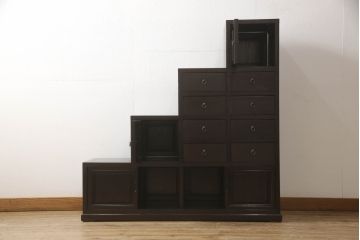 中古　高級品　国産　工芸家具　栗材　収納力抜群!!両面使いできる階段箪笥(和箪笥、和タンス、収納箪笥)(R-061747)