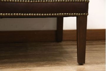 新品未使用　HALO(ハロ)　EAST BOURNE(イーストボーン) 2P SOFA　バイカータン　SHOP ASPLAND(ショップ アスプランド)取り扱い　高級感あふれる佇まいが魅力的な2人掛けソファ(2人掛け、2P)(定価約30万円)(R-061748)