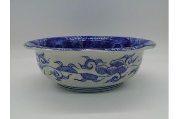 明治期　伊万里焼　ベロ藍　染付　8.7寸皿　約26.5cm　紺青色が目を引く花草文様の深鉢(八寸七分、牡丹、深皿、和食器、和皿)(R-061752)