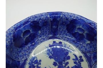 明治期　伊万里焼　ベロ藍　染付　8.7寸皿　約26.5cm　紺青色が目を引く花草文様の深鉢(八寸七分、牡丹、深皿、和食器、和皿)(R-061752)