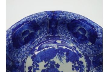 明治期　伊万里焼　ベロ藍　染付　8.7寸皿　約26.5cm　紺青色が目を引く花草文様の深鉢(八寸七分、牡丹、深皿、和食器、和皿)(R-061752)