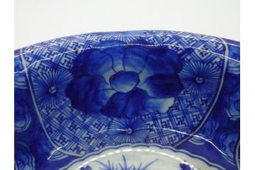 明治期　伊万里焼　ベロ藍　染付　8.7寸皿　約26.5cm　紺青色が目を引く花草文様の深鉢(八寸七分、牡丹、深皿、和食器、和皿)(R-061752)