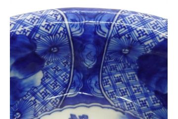 明治期　伊万里焼　ベロ藍　染付　8.7寸皿　約26.5cm　紺青色が目を引く花草文様の深鉢(八寸七分、牡丹、深皿、和食器、和皿)(R-061752)