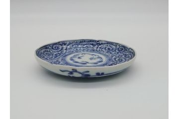 江戸期　古伊万里　染付　蛸唐草　松竹梅　4寸皿　約12.5　伊万里焼の伝統美が詰まった小皿3枚セット(四寸、渦福、和食器、和皿)(R-061756)