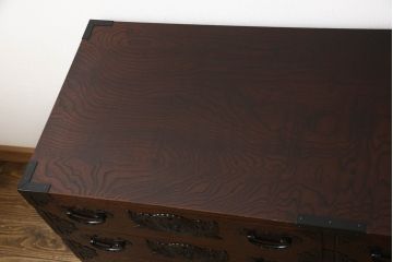 中古　美品　仙台民芸箪笥(仙台箪笥)　漆塗り　黒々した牡丹金具が目を引く整理箪笥(衣装たんす、和タンス、引き出し、サイドチェスト)(R-061758)