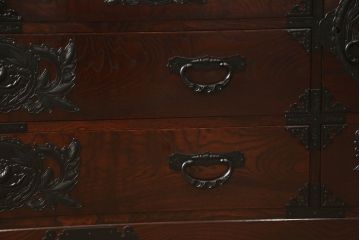 中古　美品　仙台民芸箪笥(仙台箪笥)　漆塗り　黒々した牡丹金具が目を引く整理箪笥(衣装たんす、和タンス、引き出し、サイドチェスト)(R-061758)