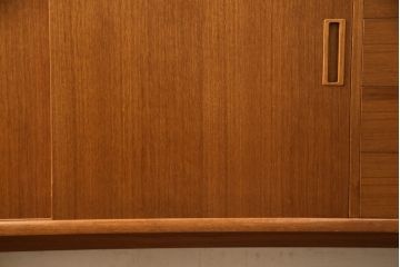 北欧ビンテージ　チーク材　木の温もり溢れるサイドボード(サイドキャビネット、サイドチェスト、リビングボード、収納棚、戸棚、ヴィンテージ)(R-061760)