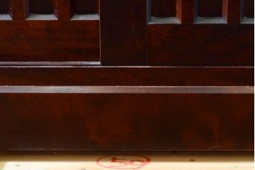中古　国産手造り民芸家具　和モダンの雰囲気づくりにぴったりの食器棚(収納棚、戸棚、キャビネット、飾り棚、引き出し)(R-061762)