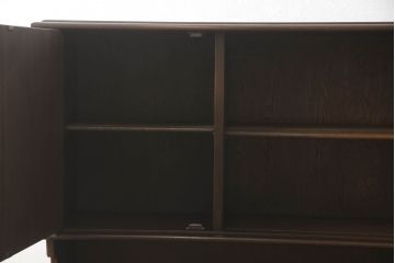 和製ビンテージ　神戸洋家具　永田良介商店　シックな色合いとクラシカルな佇まいが魅力的なカップボード(食器棚、キャビネット、収納棚、戸棚、飾り棚、ヴィンテージ)(R-061763)