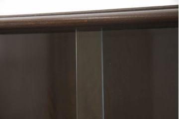 和製ビンテージ　神戸洋家具　永田良介商店　シックな色合いとクラシカルな佇まいが魅力的なカップボード(食器棚、キャビネット、収納棚、戸棚、飾り棚、ヴィンテージ)(R-061763)
