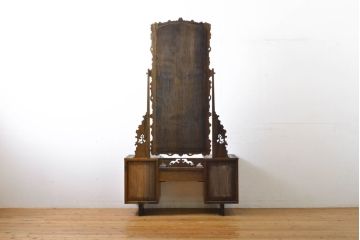 中古　軽井沢彫り　趣ある木の色合いと施された桜の意匠が和の雰囲気を高めるスツール付きドレッサー(鏡台、ミラー)(R-061767)