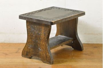 中古　軽井沢彫り　趣ある木の色合いと施された桜の意匠が和の雰囲気を高めるスツール付きドレッサー(鏡台、ミラー)(R-061767)