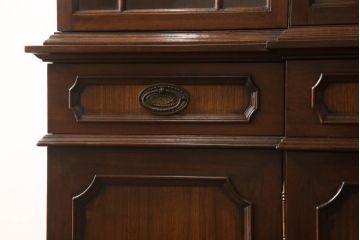イギリスビンテージ　ボロレ(H.R.BOLLORE)　マホガニー材　クラシカルで気品ある佇まいが魅力的なキャビネット(戸棚、収納棚、飾り棚、食器棚、ヴィンテージ)(定価約280万円)(R-061768)