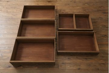 中古　大胆に施された彫刻が目を惹く日光彫りのチェスト(サイドチェスト、小箪笥、和タンス、引き出し、衣装箪笥、収納箪笥)(R-061772)