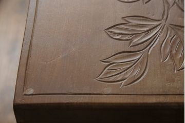 中古　大胆に施された彫刻が目を惹く日光彫りのチェスト(サイドチェスト、小箪笥、和タンス、引き出し、衣装箪笥、収納箪笥)(R-061772)