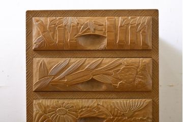 中古　伝統工芸　日光彫り　大振りな花の意匠が目を惹く小引き出し(小物収納、卓上収納)(R-061773)
