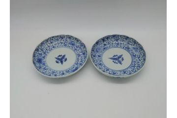 江戸期　古伊万里　染付　二重角福　花唐草　4.5寸皿　約13.5cm　伊万里焼の伝統美が詰まった小皿2枚セット(四寸五分、和皿、渦福、和食器)(R-061775)