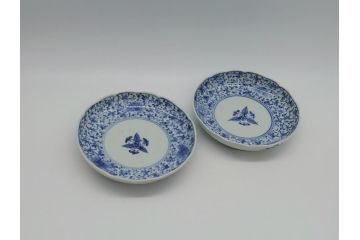 江戸期　古伊万里　染付　二重角福　花唐草　4.5寸皿　約13.5cm　伊万里焼の伝統美が詰まった小皿2枚セット(四寸五分、和皿、渦福、和食器)(R-061775)
