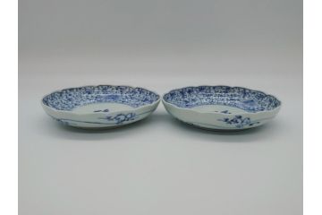 江戸期　古伊万里　染付　二重角福　花唐草　4.5寸皿　約13.5cm　伊万里焼の伝統美が詰まった小皿2枚セット(四寸五分、和皿、渦福、和食器)(R-061775)
