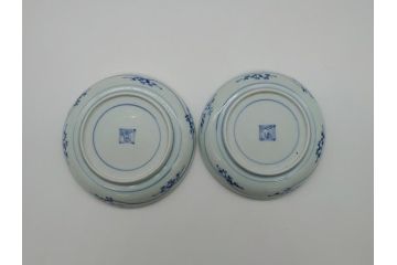 江戸期　古伊万里　染付　二重角福　花唐草　4.5寸皿　約13.5cm　伊万里焼の伝統美が詰まった小皿2枚セット(四寸五分、和皿、渦福、和食器)(R-061775)