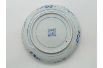 江戸期　古伊万里　染付　二重角福　花唐草　4.5寸皿　約13.5cm　伊万里焼の伝統美が詰まった小皿2枚セット(四寸五分、和皿、渦福、和食器)(R-061775)