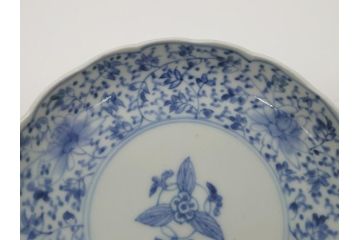 江戸期　古伊万里　染付　二重角福　花唐草　4.5寸皿　約13.5　伊万里焼の伝統美が詰まった小皿2枚セット(四寸五分、和皿、渦福、和食器)(R-061776)