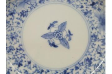 江戸期　古伊万里　染付　二重角福　花唐草　4.5寸皿　約13.5　伊万里焼の伝統美が詰まった小皿2枚セット(四寸五分、和皿、渦福、和食器)(R-061776)