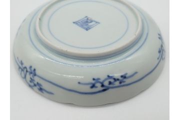 江戸期　古伊万里　染付　二重角福　花唐草　4.5寸皿　約13.5　伊万里焼の伝統美が詰まった小皿2枚セット(四寸五分、和皿、渦福、和食器)(R-061776)