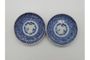 江戸期　古伊万里　染付　蛸唐草　松竹梅　4寸皿　約12.5cm　伊万里焼の伝統美が詰まった小皿2枚セット(四寸、和皿、渦福、和食器)(R-061780)