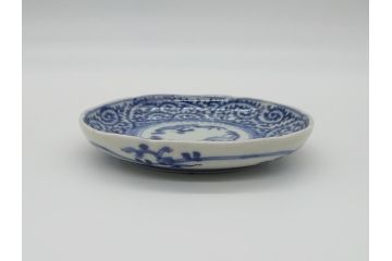 江戸期　古伊万里　染付　蛸唐草　松竹梅　4寸皿　約12.5cm　伊万里焼の伝統美が詰まった小皿2枚セット(四寸、和皿、渦福、和食器)(R-061780)